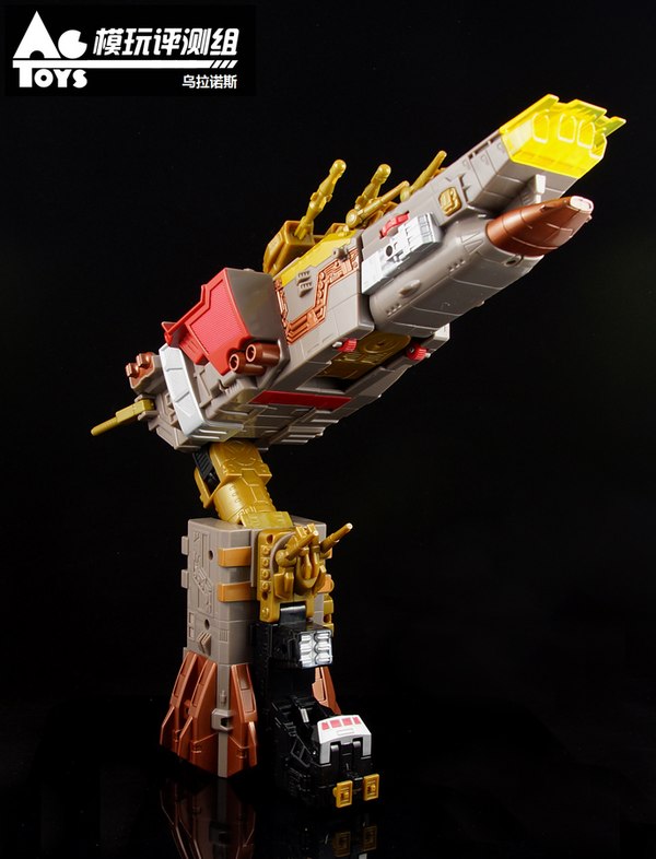 Transformers Platinum Edition Omega Supreme In Hand Image  (5 of 33)